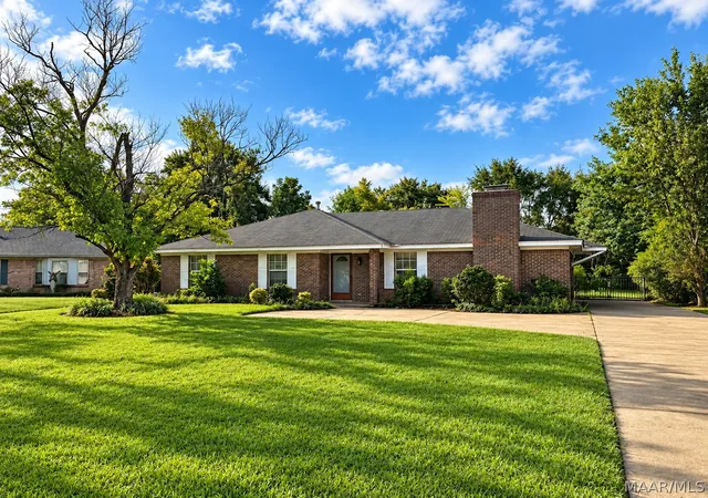 Photo 1 of Single family home for sale at 710 Running Brk Cir, Prattville, AL 36066 | MLS# 590896 | Listing updated on 2026-10-01