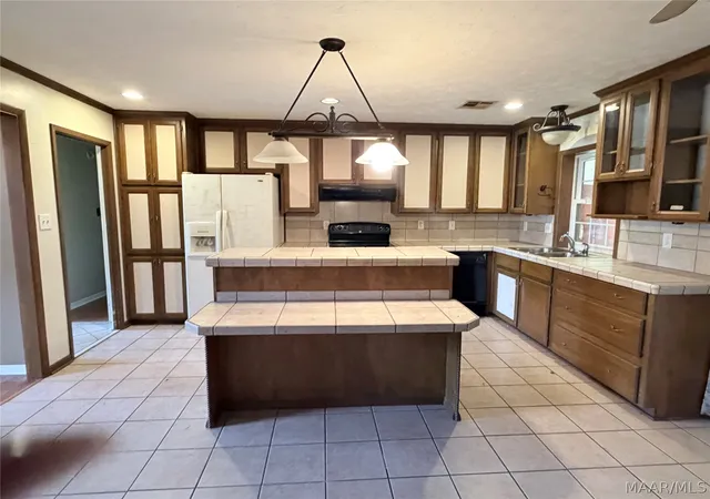 Photo 2 of Single family home for sale at 710 Running Brk Cir, Prattville, AL 36066 | MLS# 590896 | Listing updated on 2026-10-01