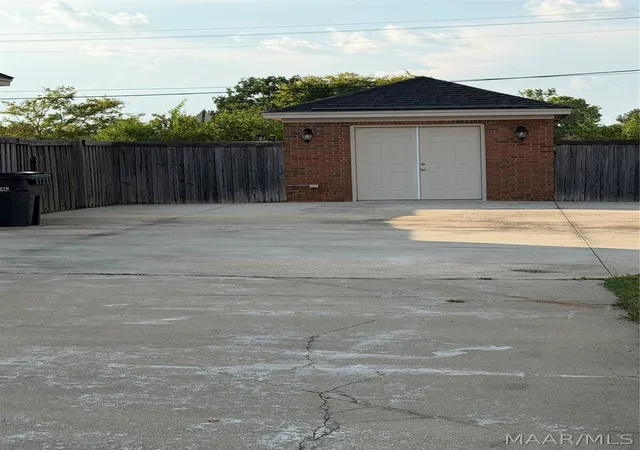 Photo 2 of Single family home for sale at 7160 Rough Rd, Montgomery, AL 36116 | MLS# 590906 | Listing updated on 2026-10-05