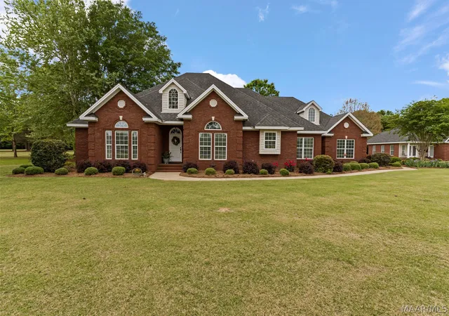 Photo 3 of Single family home for sale at 2314 Wynoaks Dr, Prattville, AL 36067 | MLS# 590779 | Listing updated on 2026-10-09