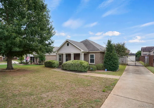 Photo 3 of Single family home for sale at 296 Meadowview Ln, Prattville, AL 36066 | MLS# 590912 | Listing updated on 2026-10-10