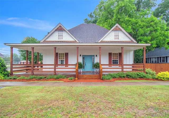 Photo 1 of Single family home for sale at 501 W Tuskeena St, Wetumpka, AL 36092 | MLS# 590865 | Listing updated on 2026-10-07