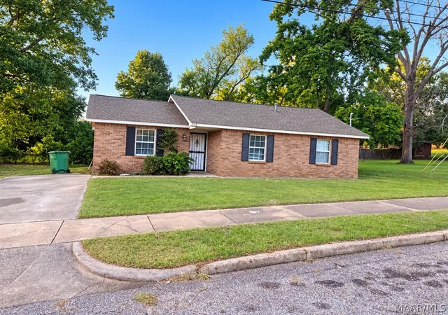 Photo 2 of Single family home for sale at 408 Empire Ter, Montgomery, AL 36110 | MLS# 590931 | Listing updated on 2026-10-02