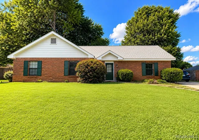 Photo 1 of Single family home for sale at 816 Sweet Ridge Rd, Prattville, AL 36066 | MLS# 590936 | Listing updated on 2026-10-02