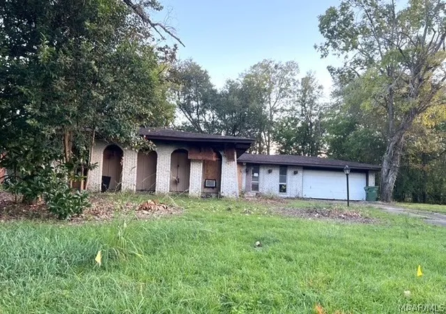 Photo 1 of Single family home for sale at 4404 S Gaskell Cir, Montgomery, AL 36106 | MLS# 590938 | Listing updated on 2026-10-05
