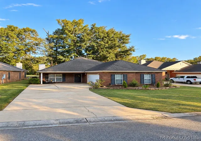 Photo 1 of Single family home for sale at 339 River Birch Cir, Wetumpka, AL 36093 | MLS# 590853 | Listing updated on 2026-10-04