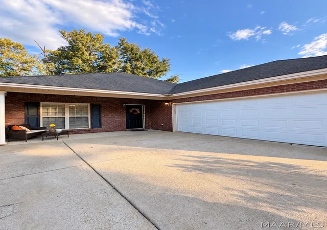 Photo 2 of Single family home for sale at 339 River Birch Cir, Wetumpka, AL 36093 | MLS# 590853 | Listing updated on 2026-10-04
