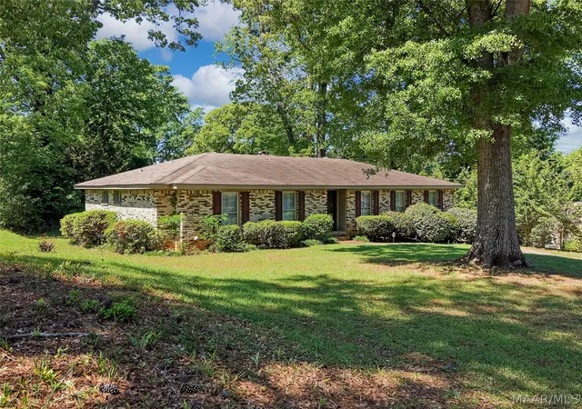 Photo 2 of Single family home for sale at 1237 Woodhill Ct, Montgomery, AL 36109 | MLS# 590946 | Listing updated on 2026-10-02