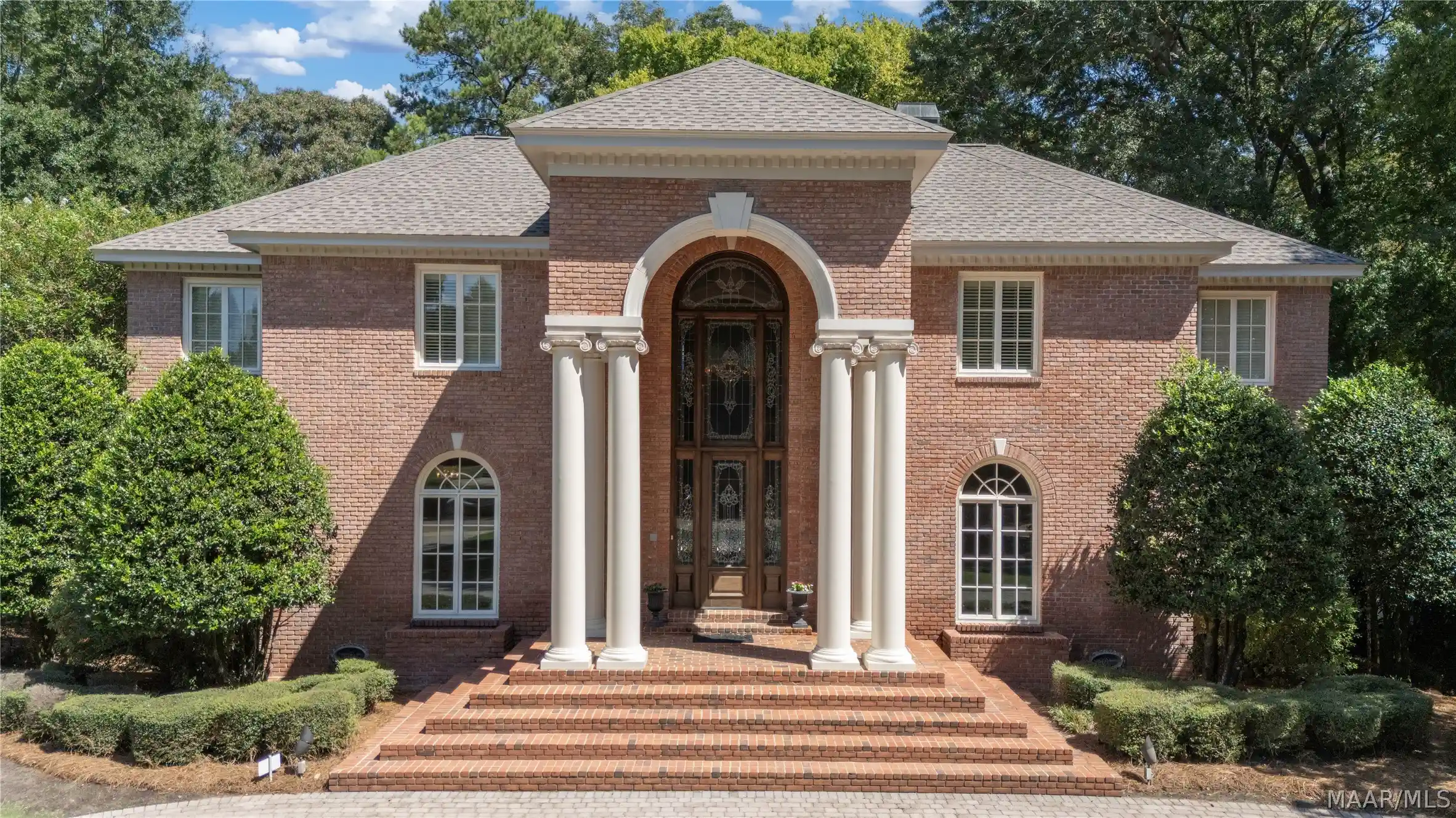 Photo 1 of Mansion for sale at 5660 Woodside Cir, Montgomery, AL 36117 | MLS# 590772 | Listing updated on 2026-10-17
