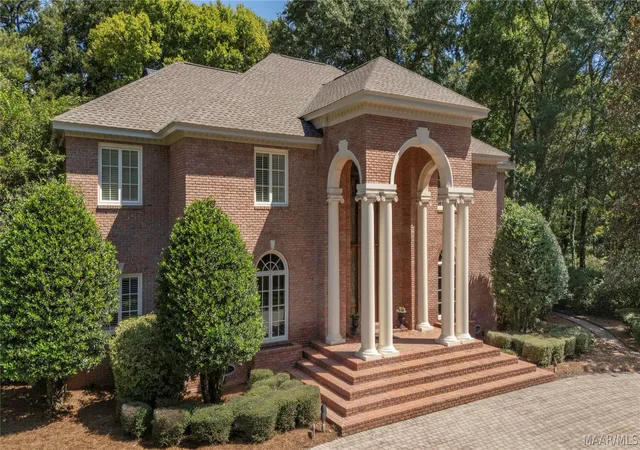 Photo 2 of Mansion for sale at 5660 Woodside Cir, Montgomery, AL 36117 | MLS# 590772 | Listing updated on 2026-10-11