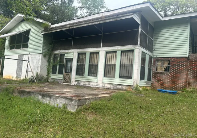 Photo 3 of Single family home for sale at 303 Bibb St, Tuskegee Institute, AL 36088 | MLS# 590914 | Listing updated on 2026-10-02
