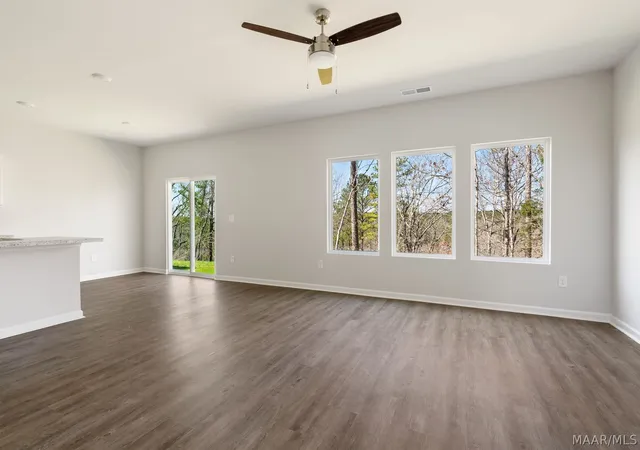 Photo 3 of Single family home for sale at 255 Jemison Trails Dr, Jemison, AL 35085 | MLS# 590955 | Listing updated on 2026-10-08