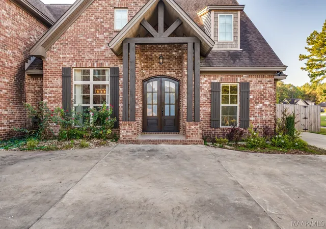 Photo 2 of Single family home for sale at 31 Southern Hills Ridge, Wetumpka, AL 36093 | MLS# 590957 | Listing updated on 2026-10-02