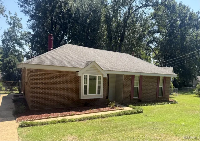 Photo 1 of Single family home for sale at 4720 Summit Dr, Millbrook, AL 36054 | MLS# 590883 | Listing updated on 2026-10-02
