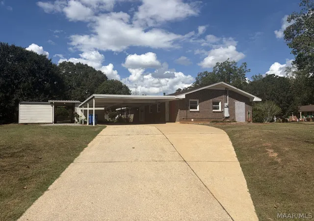 Photo 2 of Single family home for sale at 1139 Perrydale Loop, Prattville, AL 36066 | MLS# 590887 | Listing updated on 2026-10-02