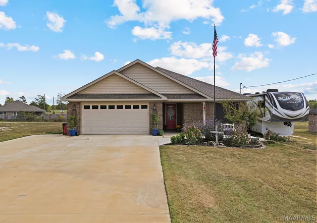 Photo 1 of Single family home for sale at 928 County Rd 733, Clanton, AL 35045 | MLS# 590969 | Listing updated on 2026-10-04