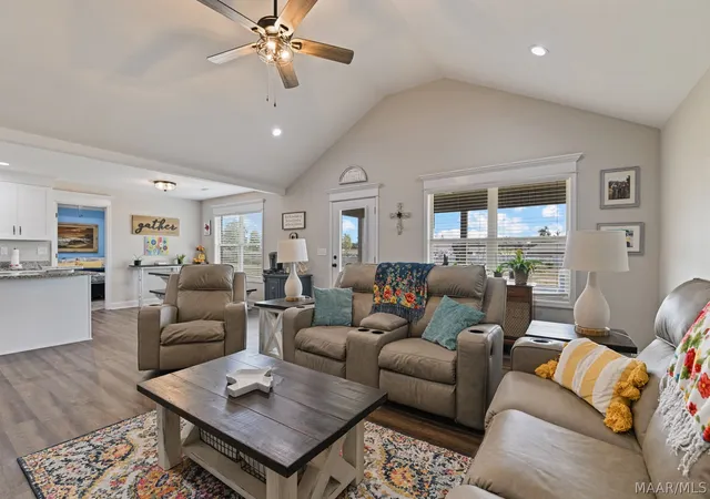 Photo 3 of Single family home for sale at 928 County Rd 733, Clanton, AL 35045 | MLS# 590969 | Listing updated on 2026-10-04