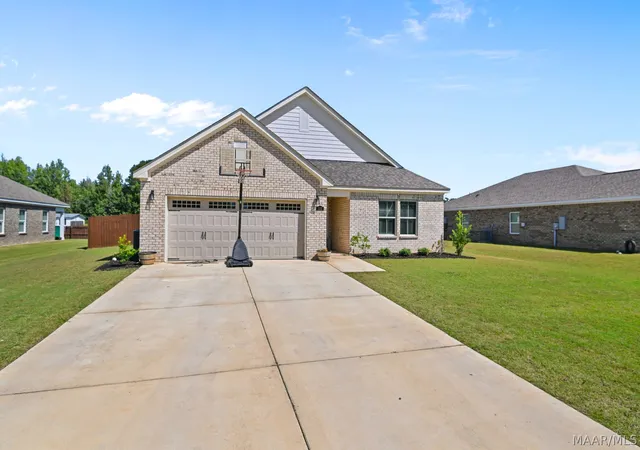 Photo 3 of Single family home for sale at 112 Kohn Dr, Millbrook, AL 36054 | MLS# 591003 | Listing updated on 2026-10-05