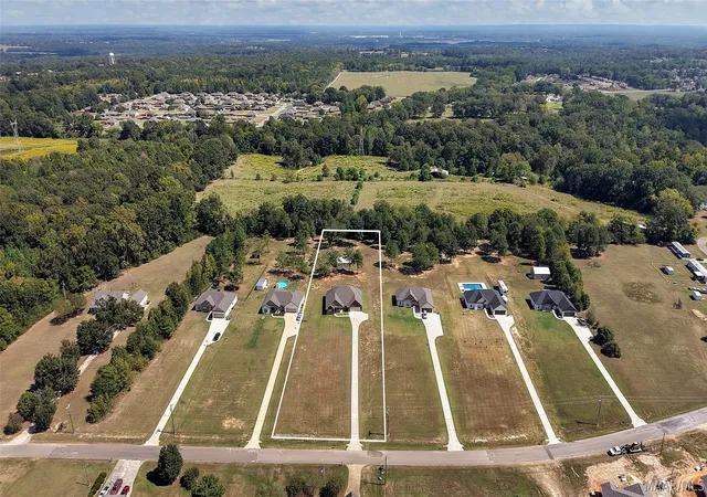 Photo 3 of Single family home for sale at 1916 Alpine Dr, Deatsville, AL 36022 | MLS# 590967 | Listing updated on 2026-10-07