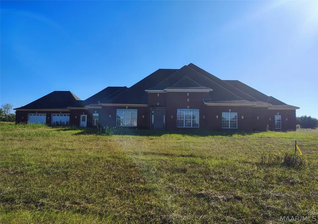 Photo 1 of Single family home for sale at 34 Greenleaf Rd, Lowndesboro, AL 36043 | MLS# 591041 | Listing updated on 2026-10-08