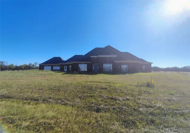 Photo 2 of Single family home for sale at 34 Greenleaf Rd, Lowndesboro, AL 36043 | MLS# 591041 | Listing updated on 2026-10-08