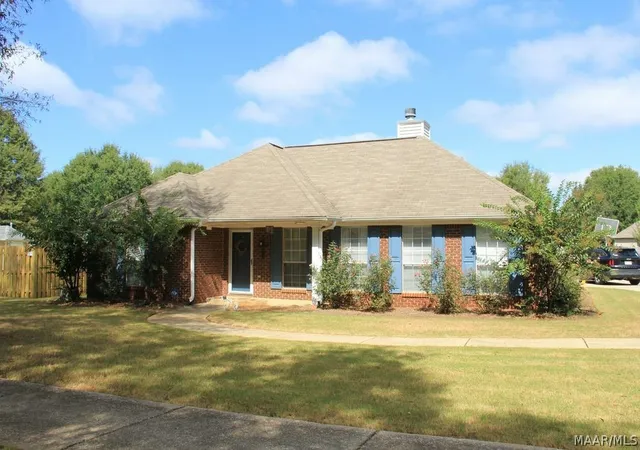 Photo 1 of Single family home for sale at 205 Silver Stone Ln, Alabaster, AL 35007 | MLS# 590973 | Listing updated on 2026-10-06