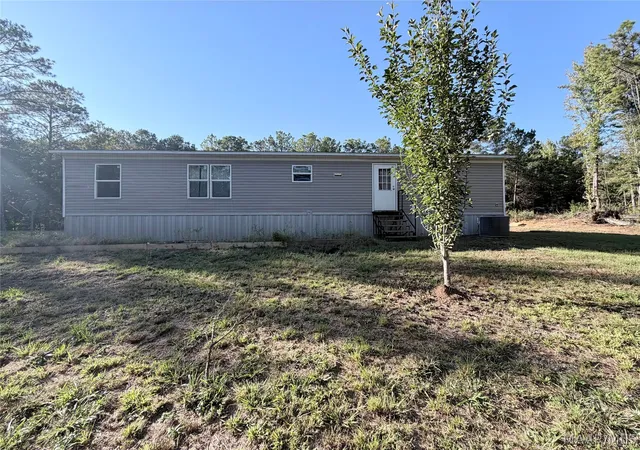 Photo 3 of Manufactured home for sale at 1968 Sunny Ln, Wetumpka, AL 36092 | MLS# 591068 | Listing updated on 2026-10-07