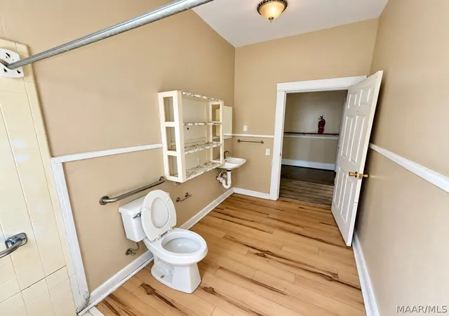 Photo 9 of Single family home for sale at 403 N Bridge St, Wetumpka, AL 36092 | MLS# 590990 | Listing updated on 2026-10-09