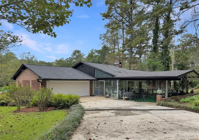Photo 2 of Single family home for sale at 601 Camellia Dr, Tallassee, AL 36078 | MLS# 591004 | Listing updated on 2026-10-12