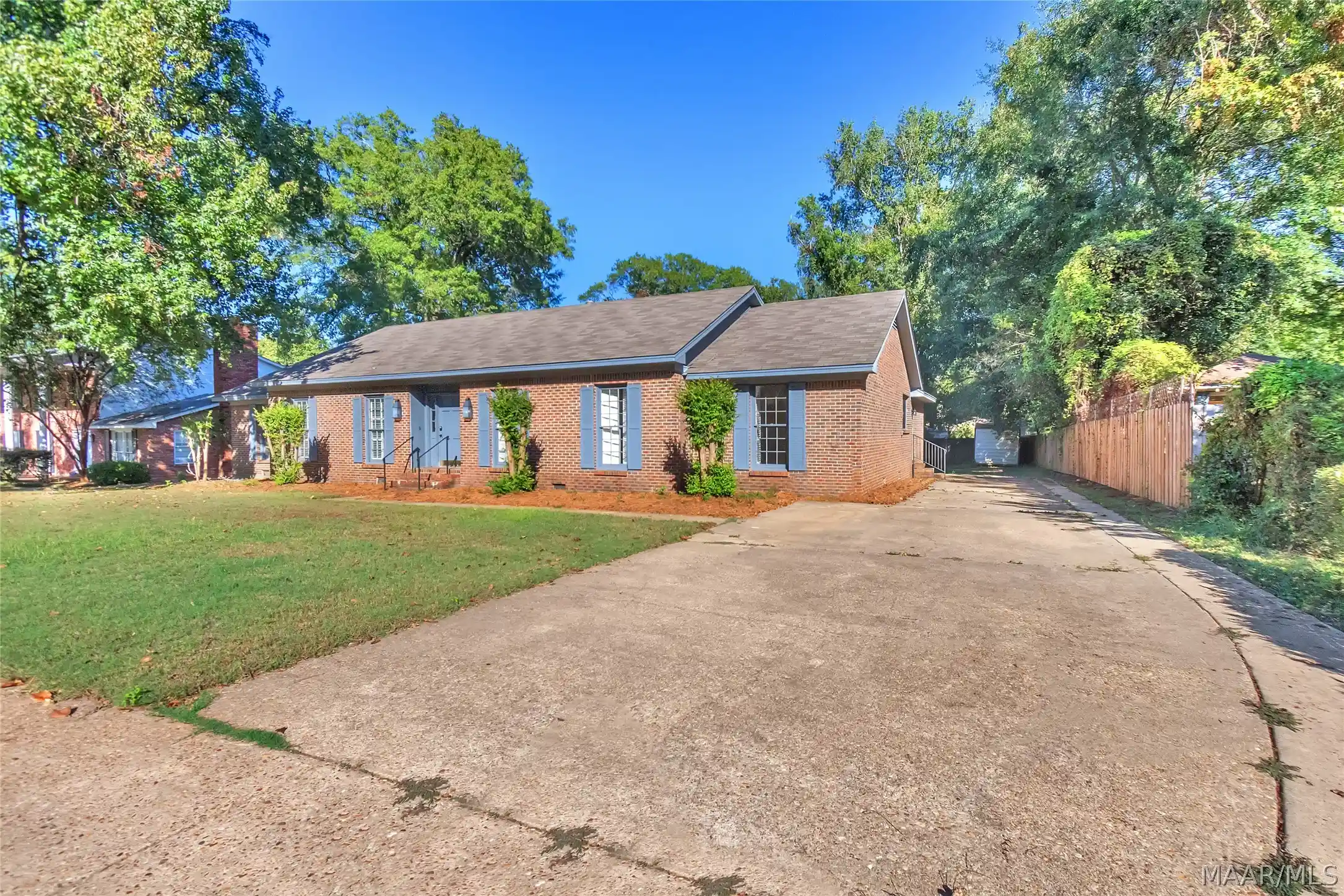 Photo 1 of Single family home for sale at 540 Chatsworth Dr, Montgomery, AL 36109 | MLS# 591103 | Listing updated on 2026-10-16