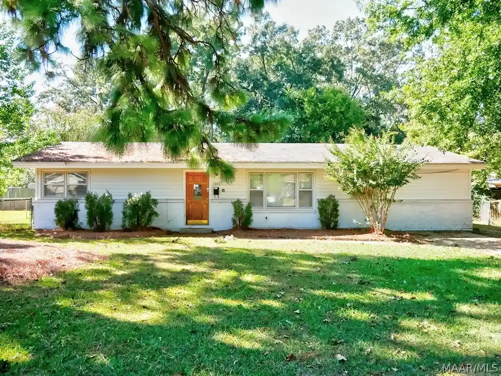 Photo 1 of Single family home for sale at 1007 High Point Dr, Montgomery, AL 36109 | MLS# 591212 | Listing updated on 2026-10-14