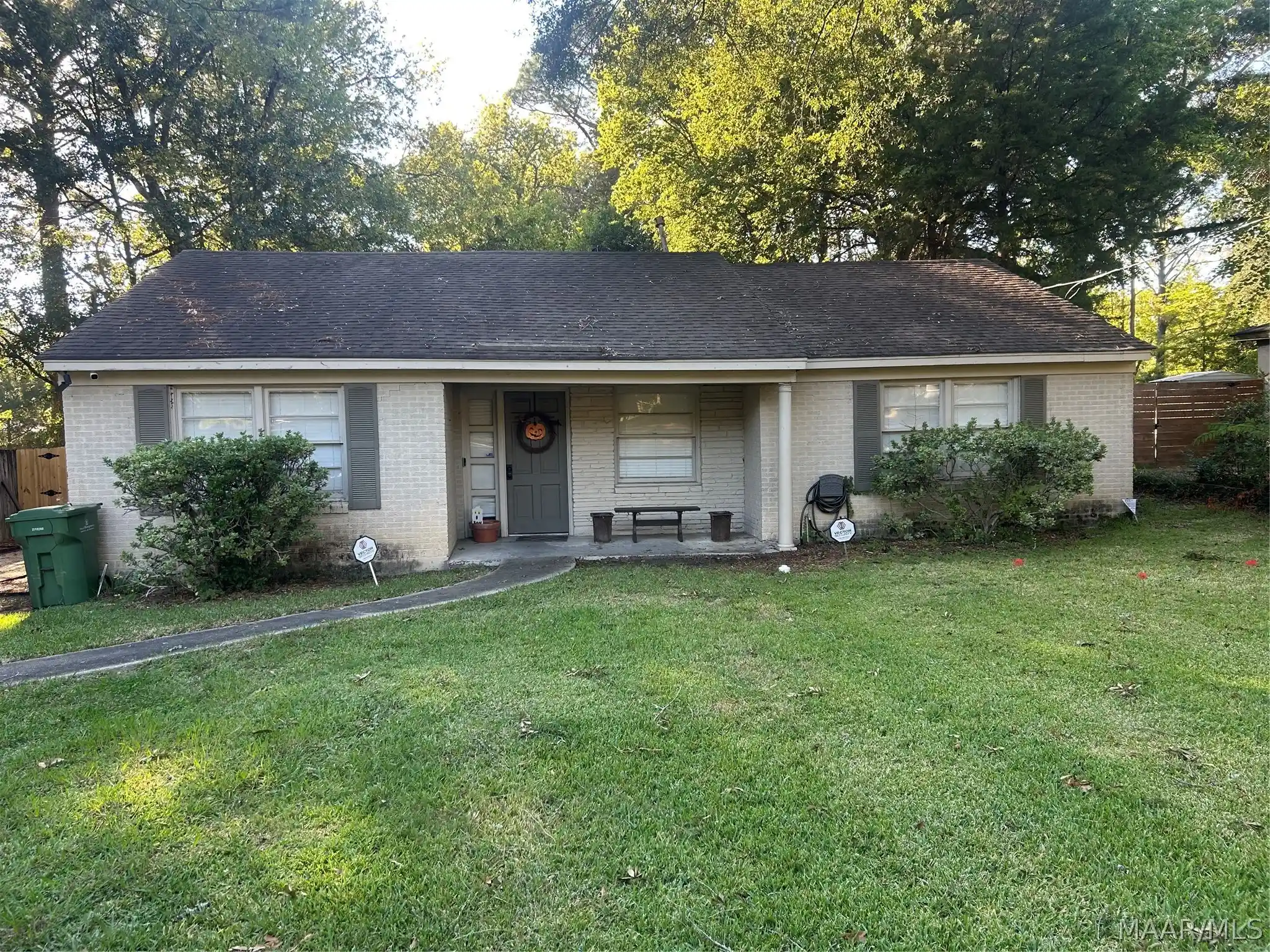 Photo 1 of Single family home for sale at 2144 Meadow Ln Dr, Montgomery, AL 36106 | MLS# 591239 | Listing updated on 2026-10-13