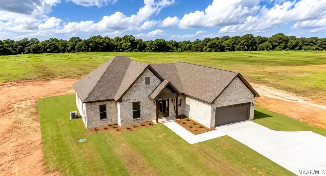 Single family home for sale at 718 Riverknolle Rd, Tallassee, AL 36078 | MLS# 591254