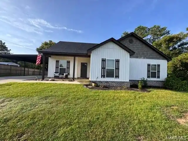Photo 1 of Single family home for sale at 10 Shadow Wood Ln, Wetumpka, AL 36092 | MLS# 591326 | Listing updated on 2026-10-26