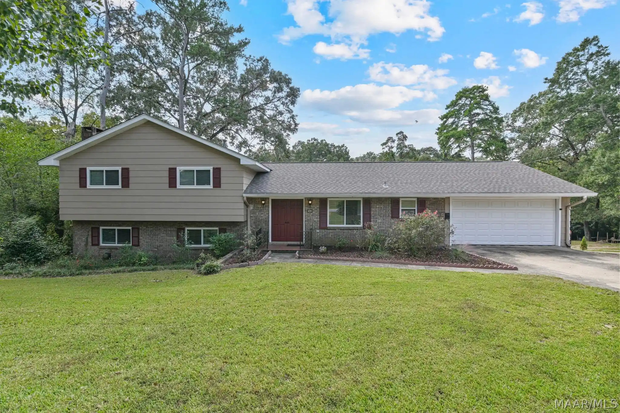 Photo 1 of Single family home for sale at 348 Holly Ridge Dr, Montgomery, AL 36109 | MLS# 591345 | Listing updated on 2026-10-17