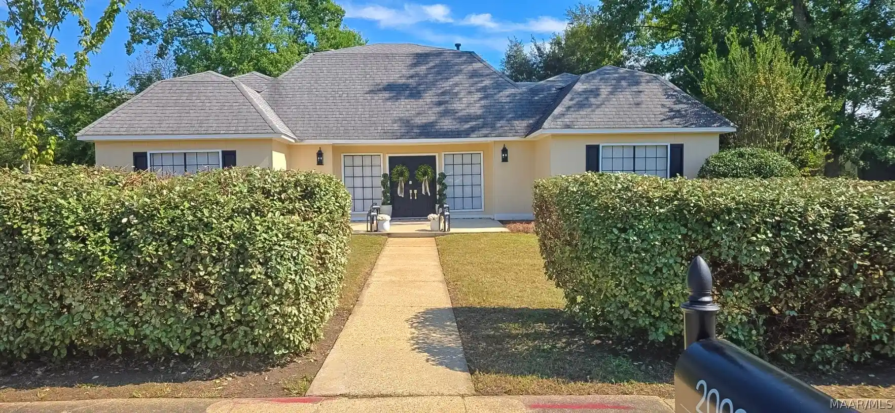 Photo 1 of Single family home for sale at 2009 Bowen Dr, Montgomery, AL 36106 | MLS# 591430 | Listing updated on 2026-10-22