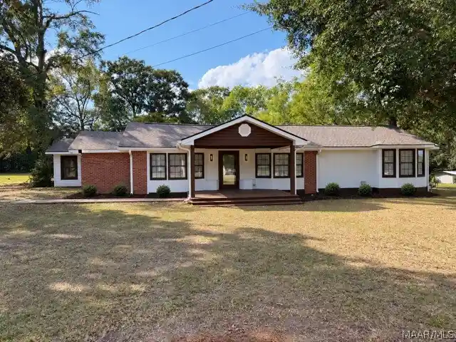 Single family home for sale at 1853 Highway 31 Rd N, Prattville, AL 36067 | MLS# 591515