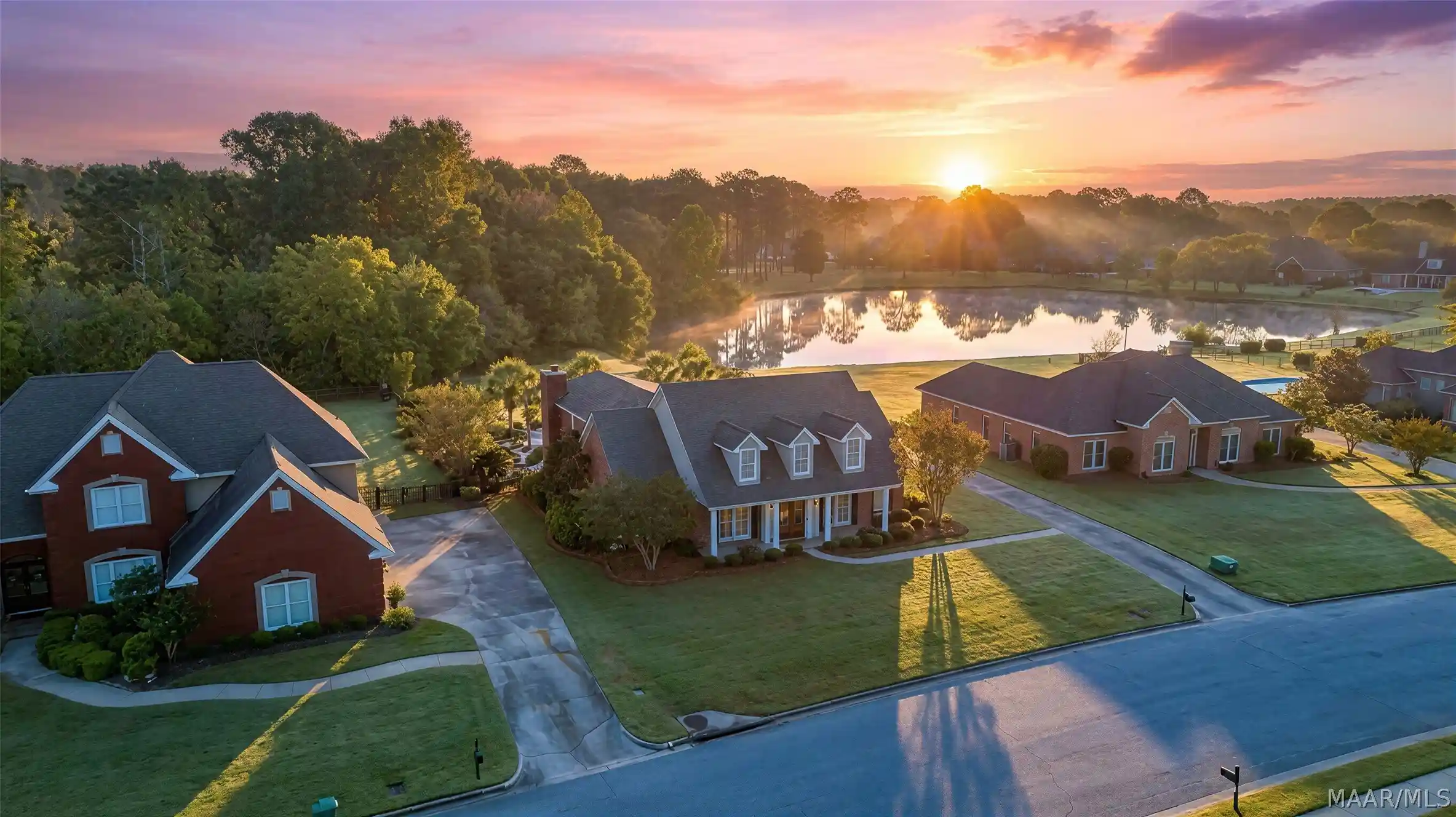 Photo 1 of Single family home for sale at 664 Towne Lake Dr, Montgomery, AL 36117 | MLS# 591409 | Listing updated on 2026-10-27