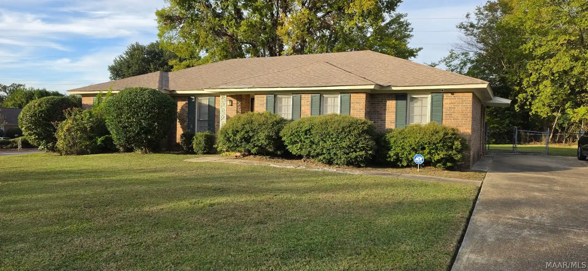 Photo 1 of Single family home for sale at 2005 Edinburgh Pl, Montgomery, AL 36116 | MLS# 590935 | Listing updated on 2026-10-28