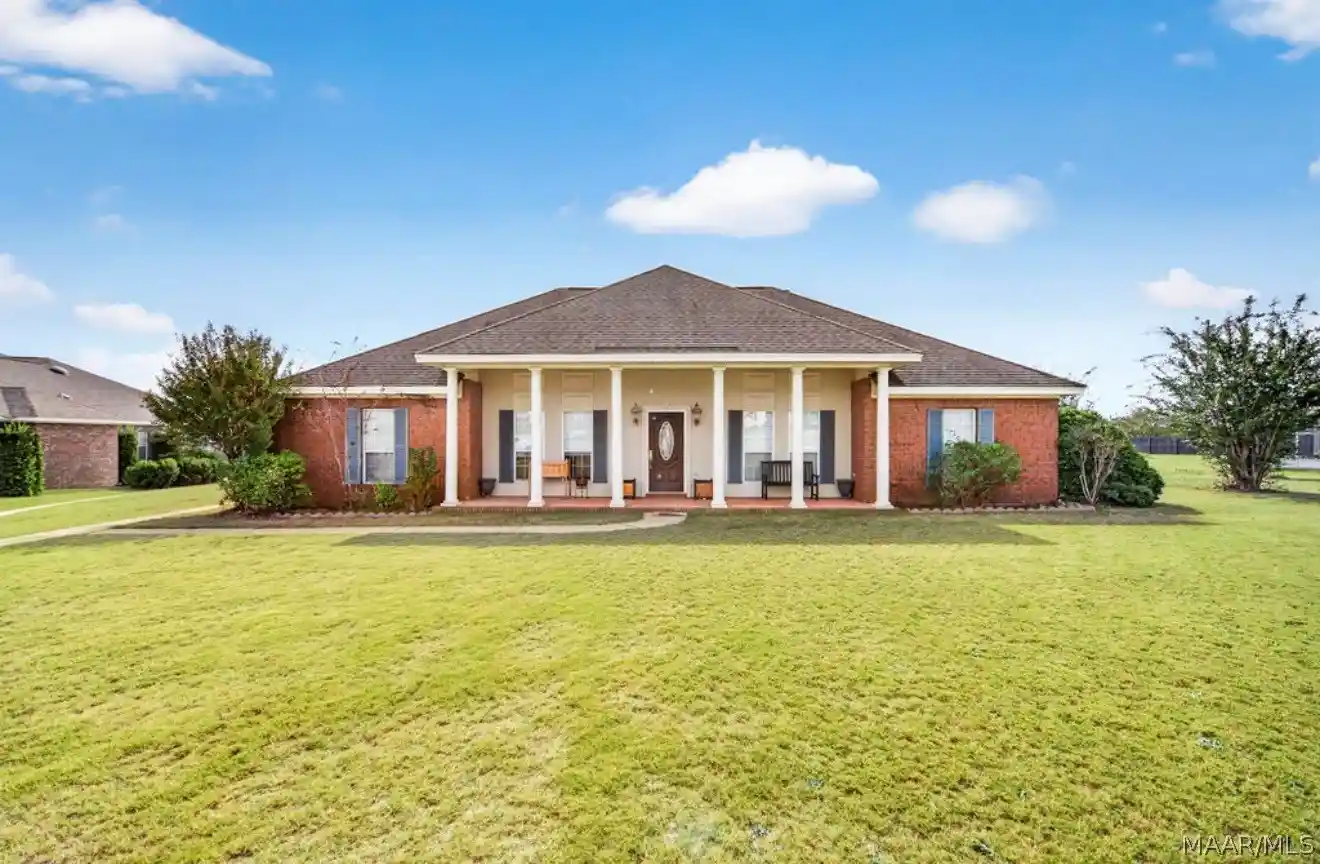 Single family home for sale at 1906 Hollybrooke Ln, Prattville, AL 36066 | MLS# 591570 | Listing updated on 2026-10-28