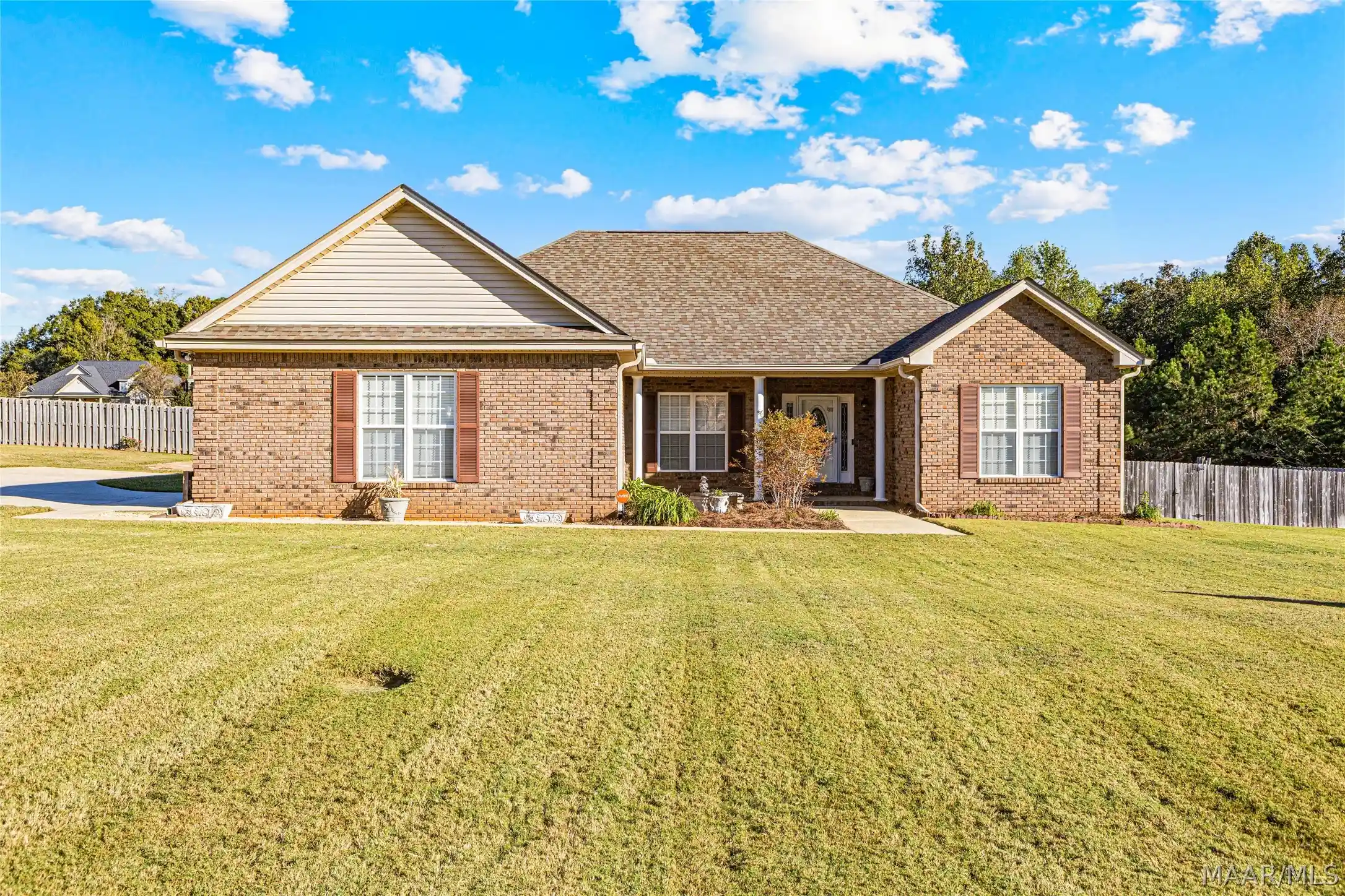 Photo 1 of Single family home for sale at 501 Avery St, Deatsville, AL 36022 | MLS# 591635 | Listing updated on 2026-10-29
