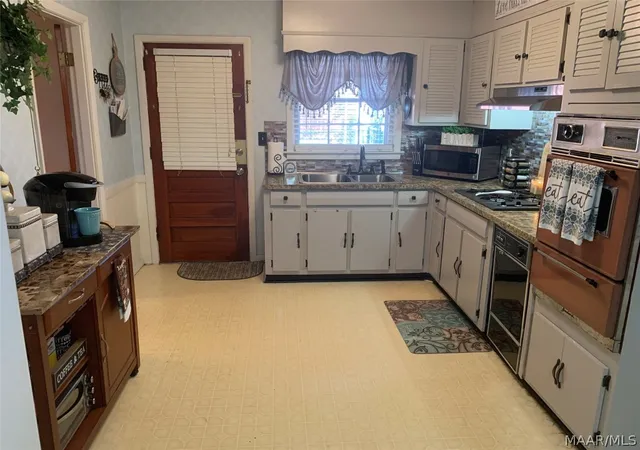 Photo 4 of Sale Pending at 1515 Marlowe Dr, Montgomery, AL 36116 | MLS# 469833 | Listing updated on 2024-09-30