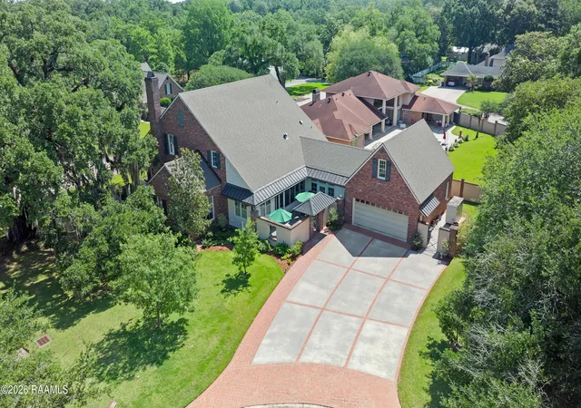 Photo 51 of Mansion for sale at 6 Duperier Oaks Dr, New Iberia, LA 70563 | MLS# 2600004432 | Listing updated on 2026-10-06