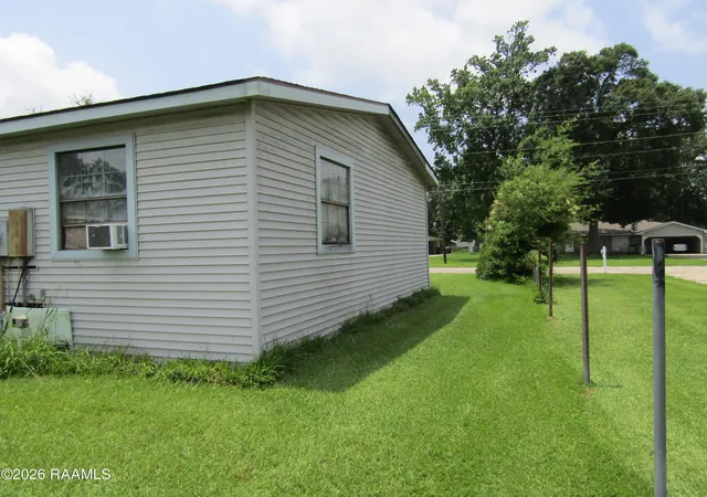 Photo 3 of Manufactured home for sale at 503 Texaco St, New Iberia, LA 70563 | MLS# 2600005517 | Listing updated on 2026-09-22