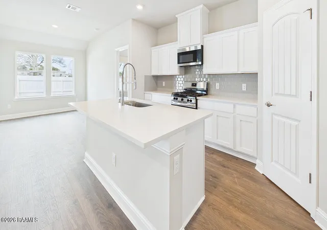 4th image of 107 Acadian Falls Dr, Broussard, LA 70518 | MLS# 2600004641