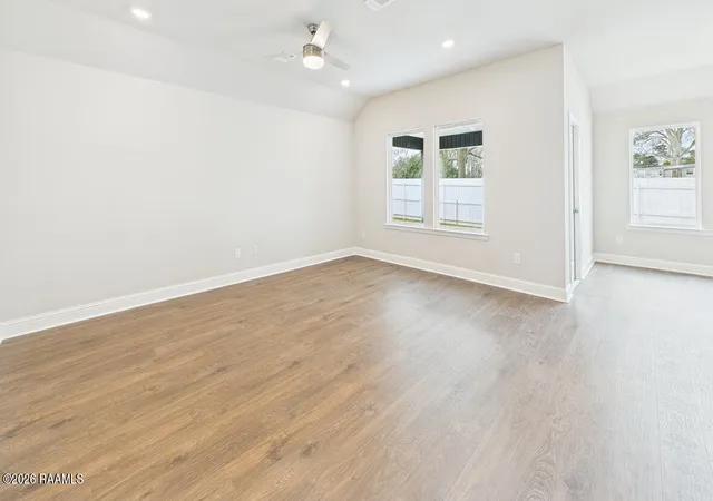 5th image of 107 Acadian Falls Dr, Broussard, LA 70518 | MLS# 2600004641