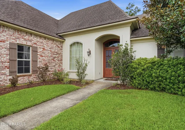 Homes for sale in Broussard, LA | 111 Dogleg Dr, Broussard, LA 70518 | MLS# 2600004152