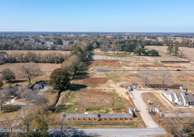 10th image of 117 Marifito Ln, Lafayette, LA 70507 | MLS# 24000392