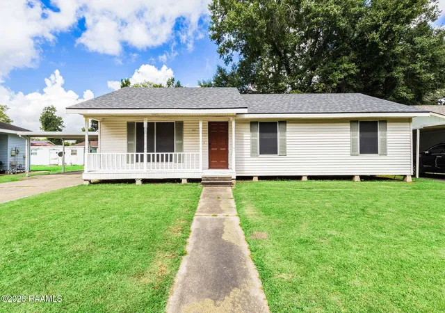 Photo 1 of Sale Pending at 313 Nottingham Cir, Lafayette, LA 70507 | MLS# 2600004718 | Listing updated on 2026-08-24
