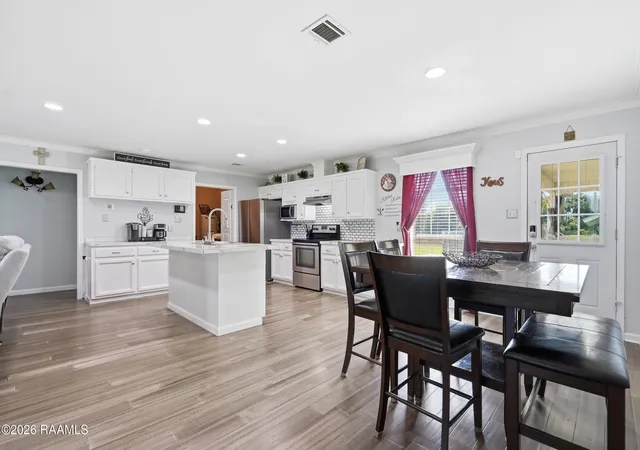 Photo 4 of Single family home for sale at 5017 Creighton Dr, New Iberia, LA 70560 | MLS# 2600005961 | Listing updated on 2026-08-24